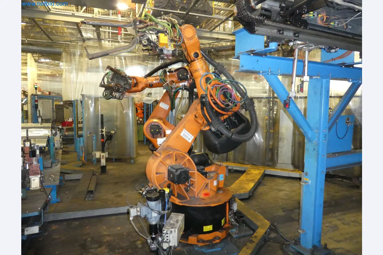 Robots, welding equipment and assembly accessories from the automotive industry-117