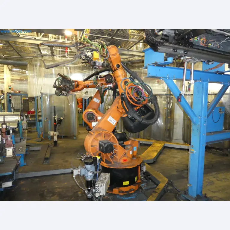 Robots, welding equipment and assembly accessories from the automotive industry-117