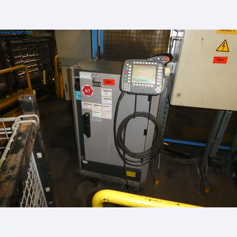 Robots, welding equipment and assembly accessories from the automotive industry-118