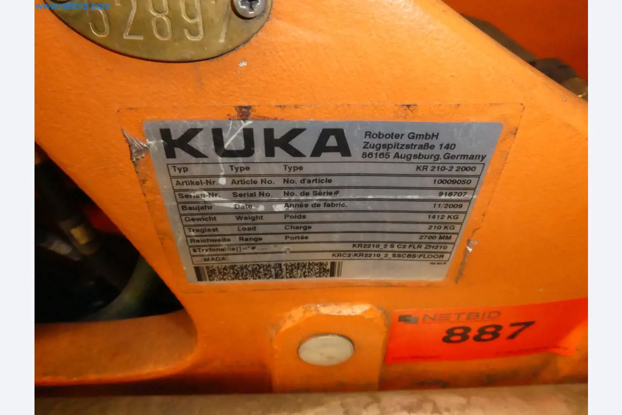 Robots, welding equipment and assembly accessories from the automotive industry-119