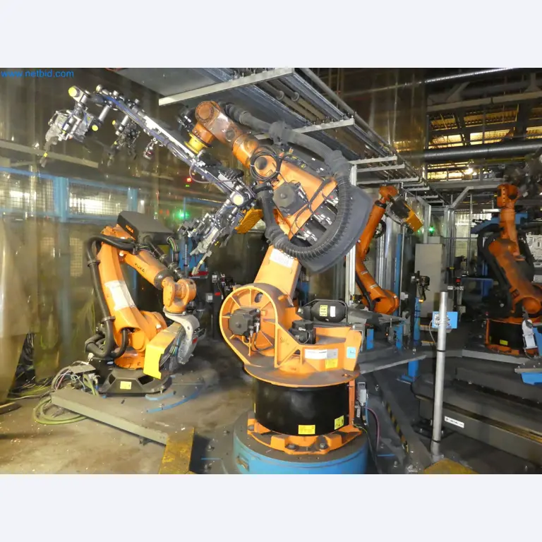 Robots, welding equipment and assembly accessories from the automotive industry-120