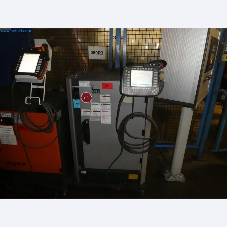 Robots, welding equipment and assembly accessories from the automotive industry-121