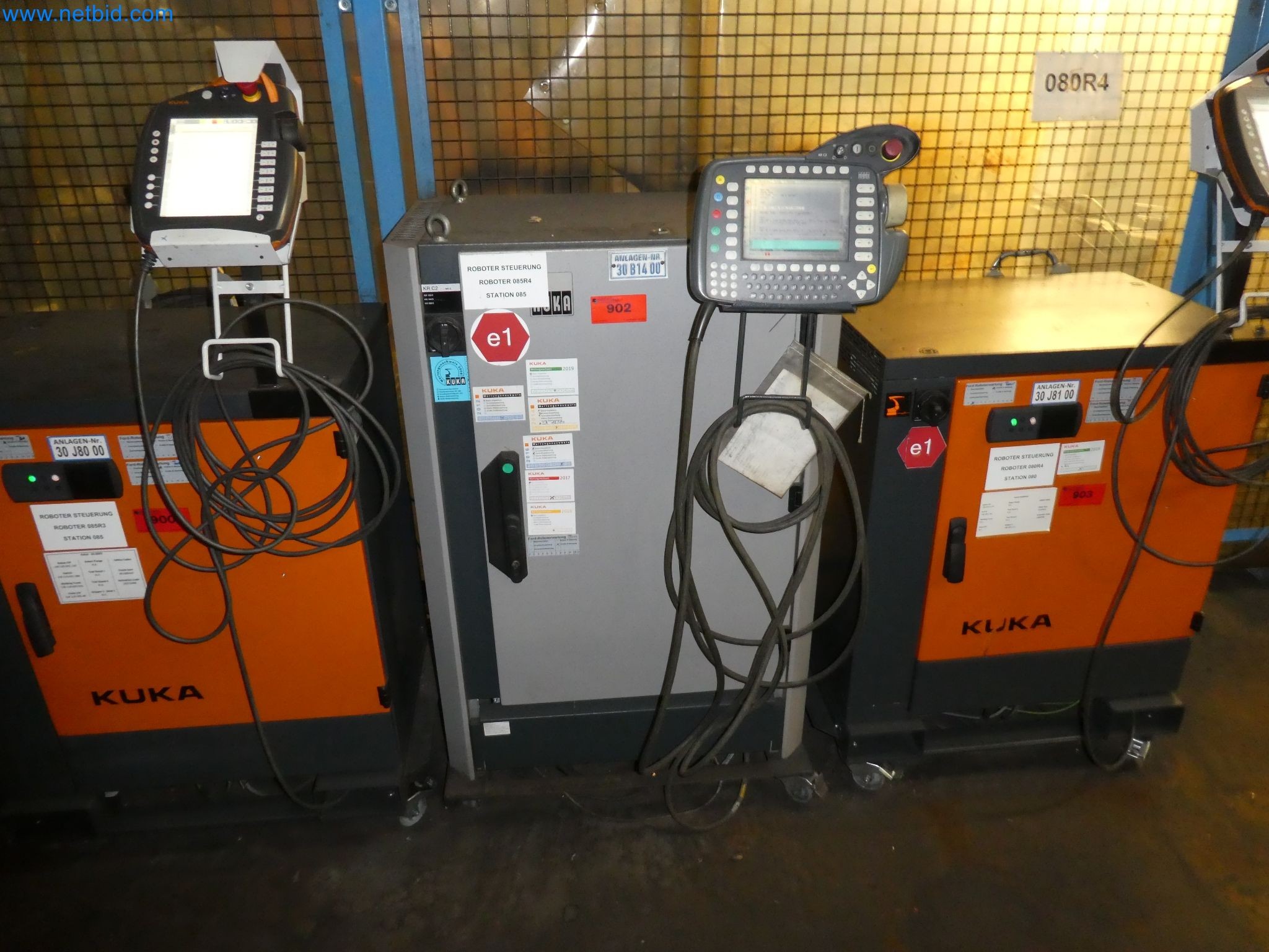 Robots, welding equipment and assembly accessories from the automotive industry-123