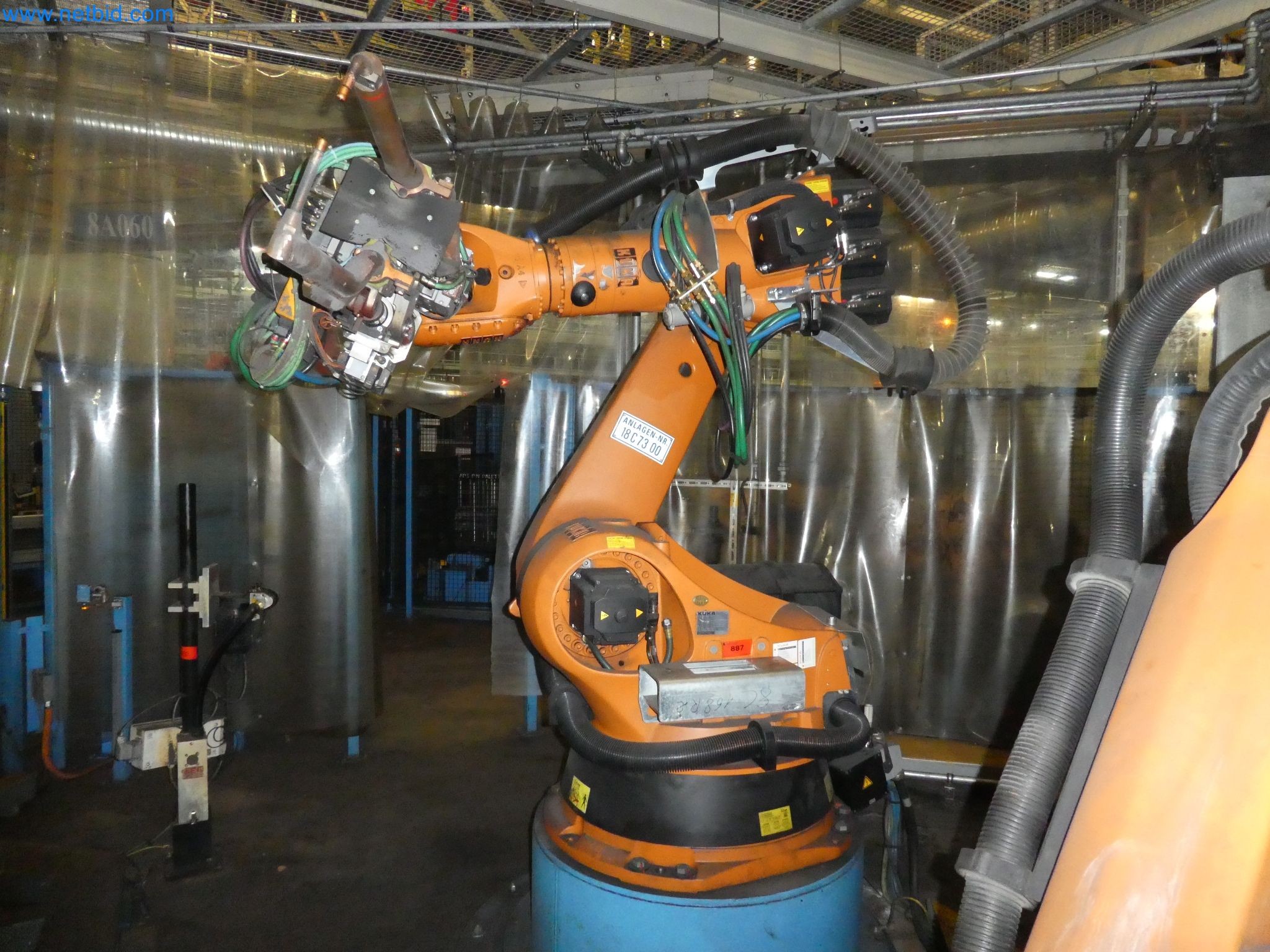 Robots, welding equipment and assembly accessories from the automotive industry-125