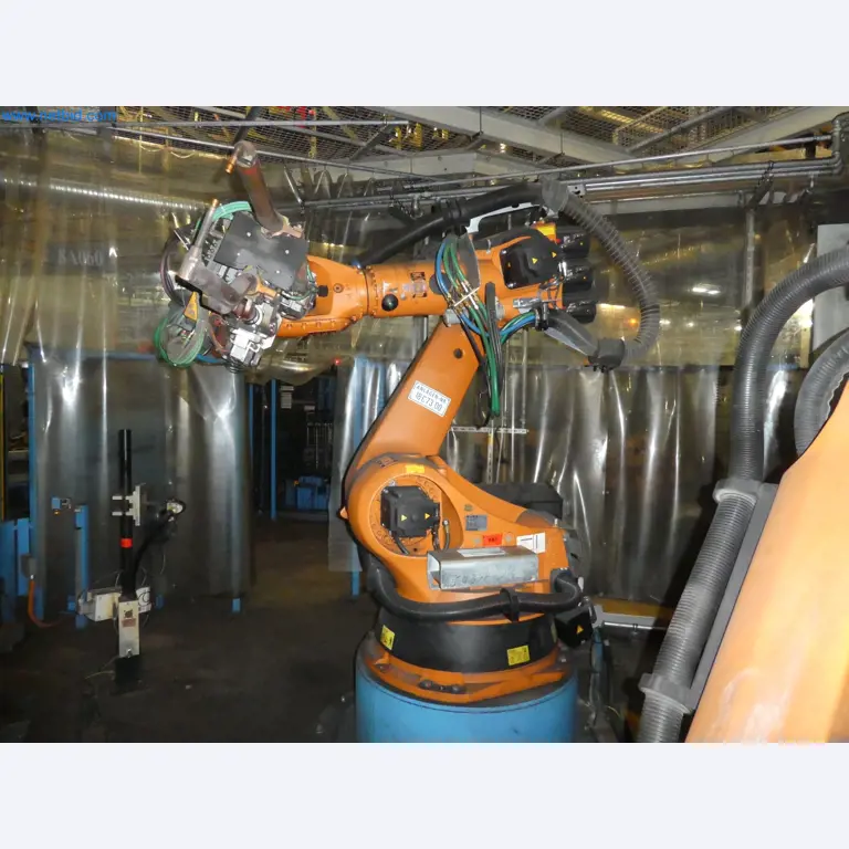 Robots, welding equipment and assembly accessories from the automotive industry-125