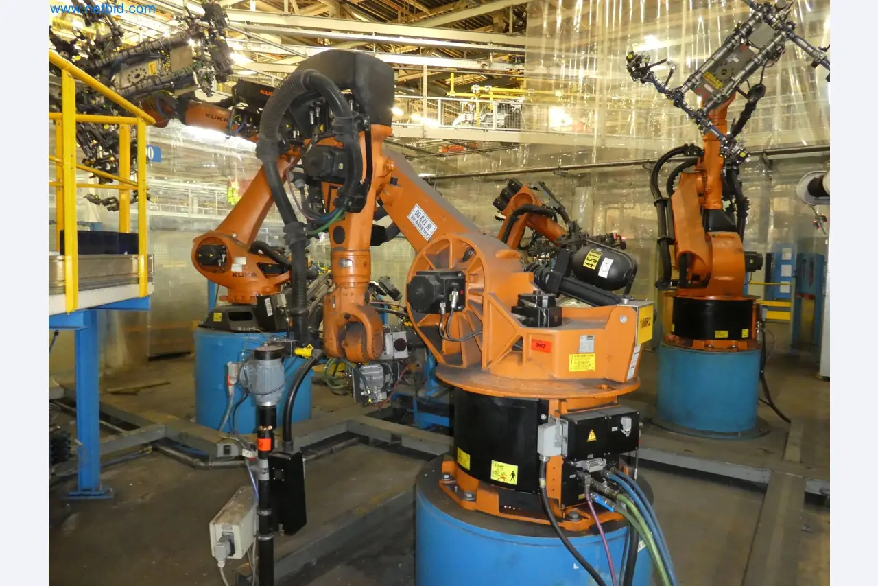 Robots, welding equipment and assembly accessories from the automotive industry-126
