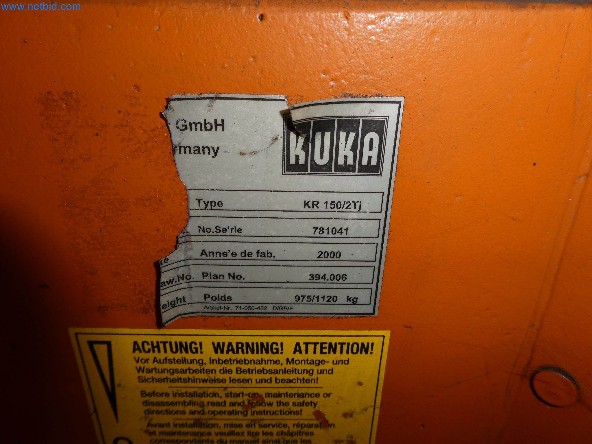 Robots, welding equipment and assembly accessories from the automotive industry-127