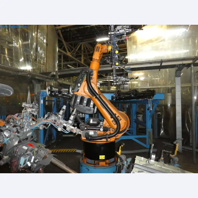 Robots, welding equipment and assembly accessories from the automotive industry-129