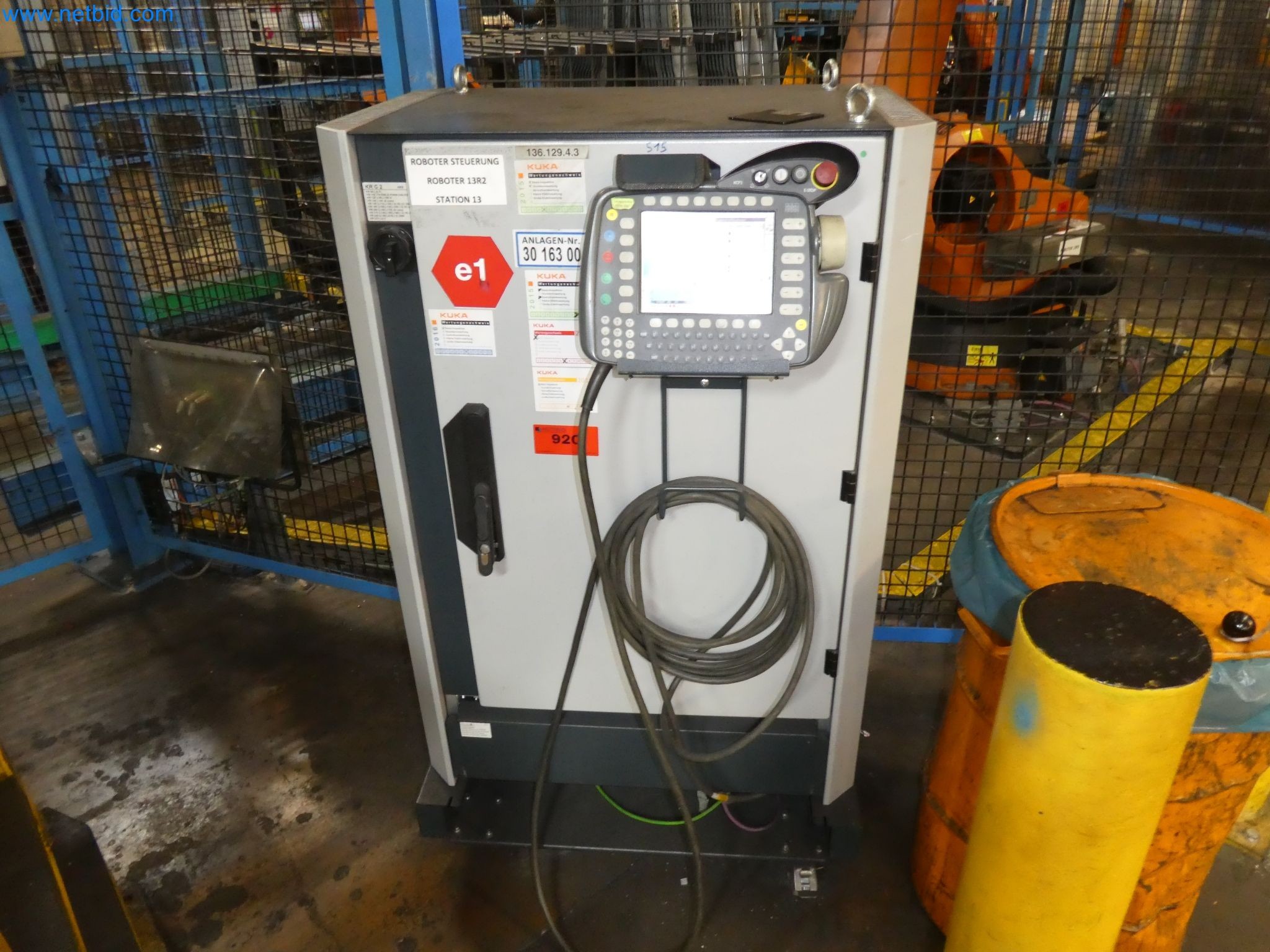 Robots, welding equipment and assembly accessories from the automotive industry-12