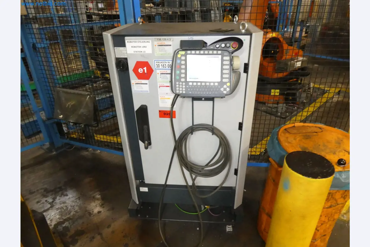 Robots, welding equipment and assembly accessories from the automotive industry-12