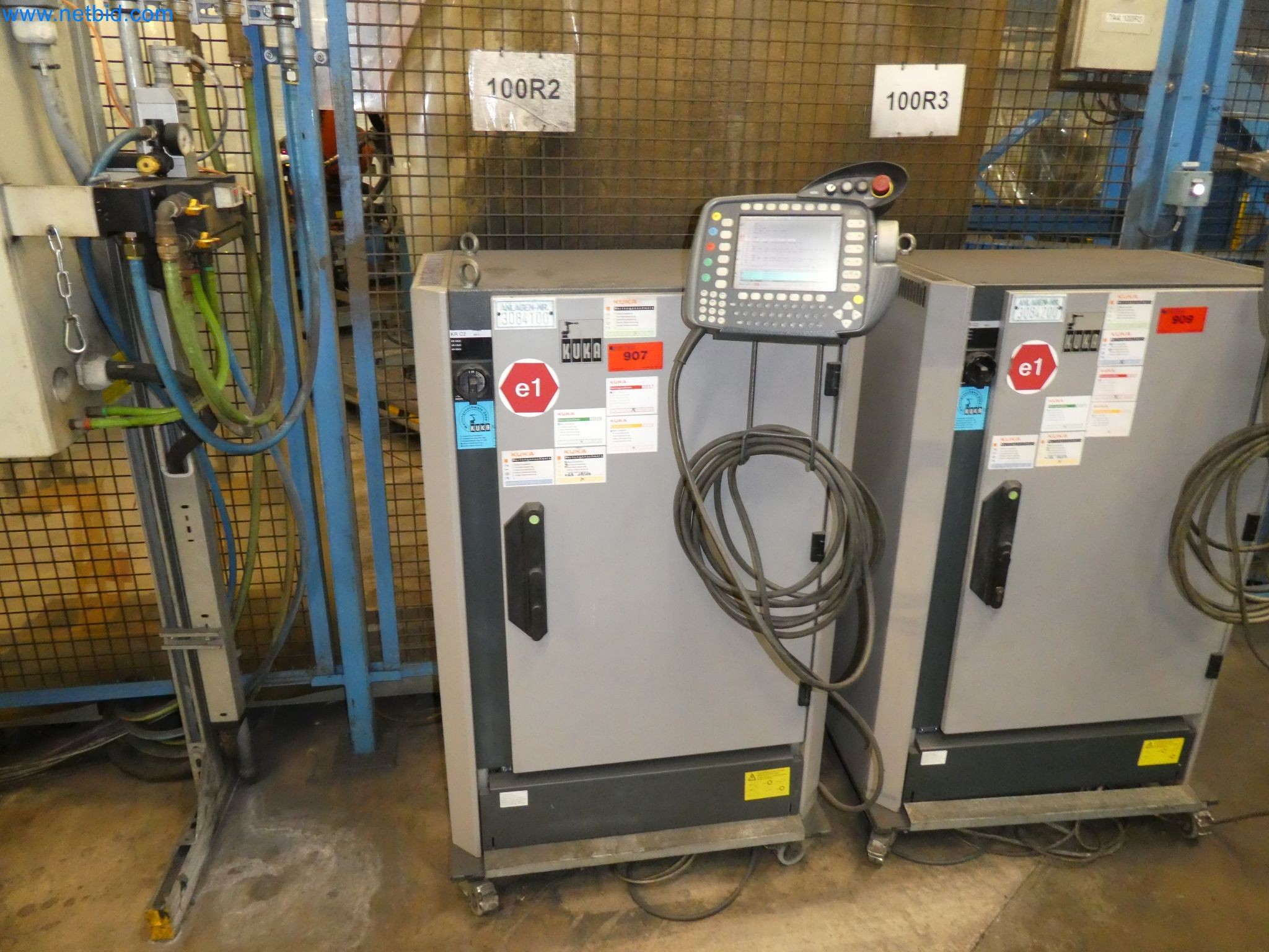 Robots, welding equipment and assembly accessories from the automotive industry-130