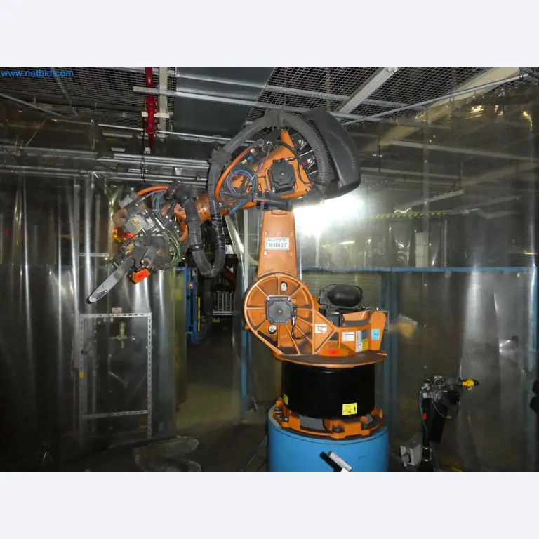 Robots, welding equipment and assembly accessories from the automotive industry-134