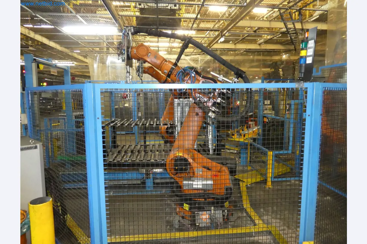 Robots, welding equipment and assembly accessories from the automotive industry-13