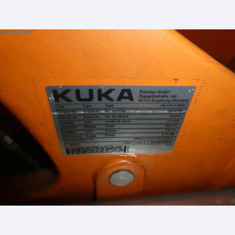 Robots, welding equipment and assembly accessories from the automotive industry-14