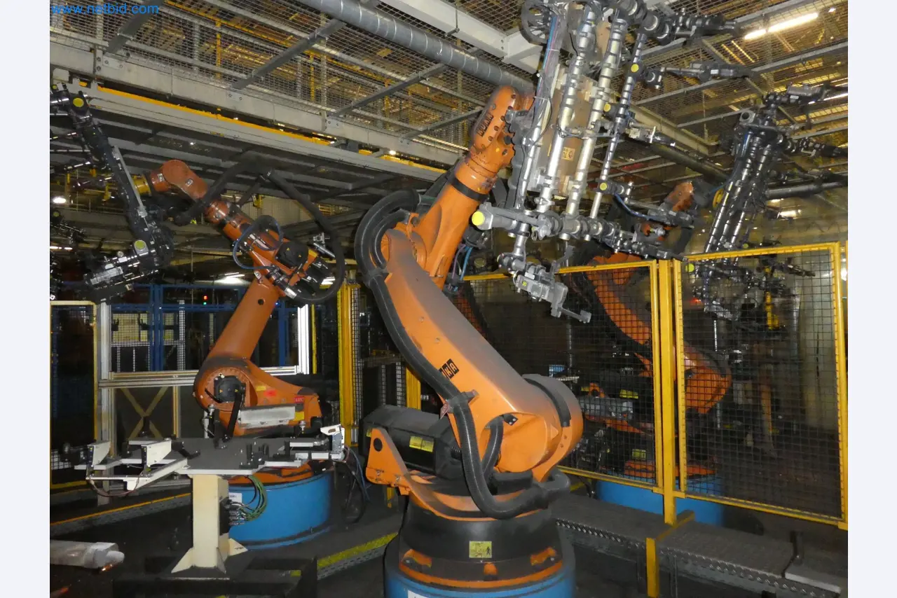 Robots, welding equipment and assembly accessories from the automotive industry-18