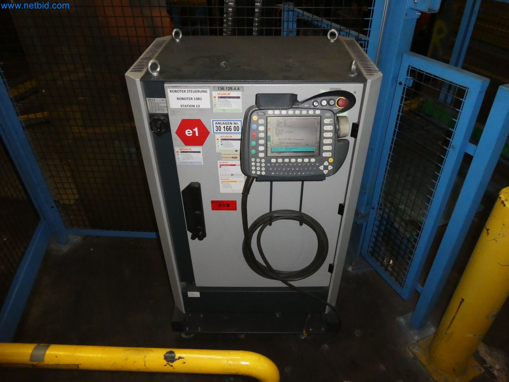 Robots, welding equipment and assembly accessories from the automotive industry-19