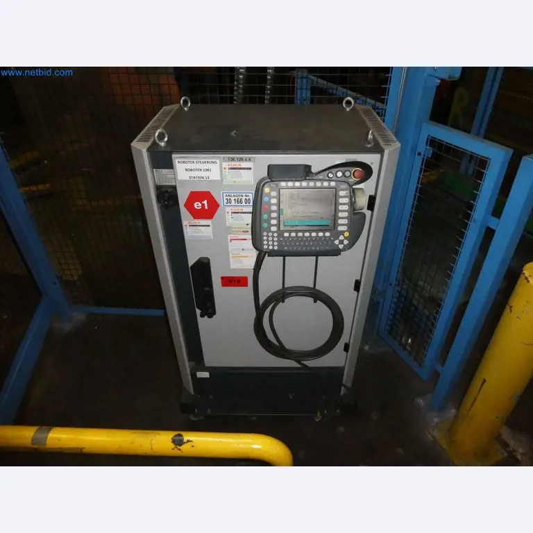 Robots, welding equipment and assembly accessories from the automotive industry-19