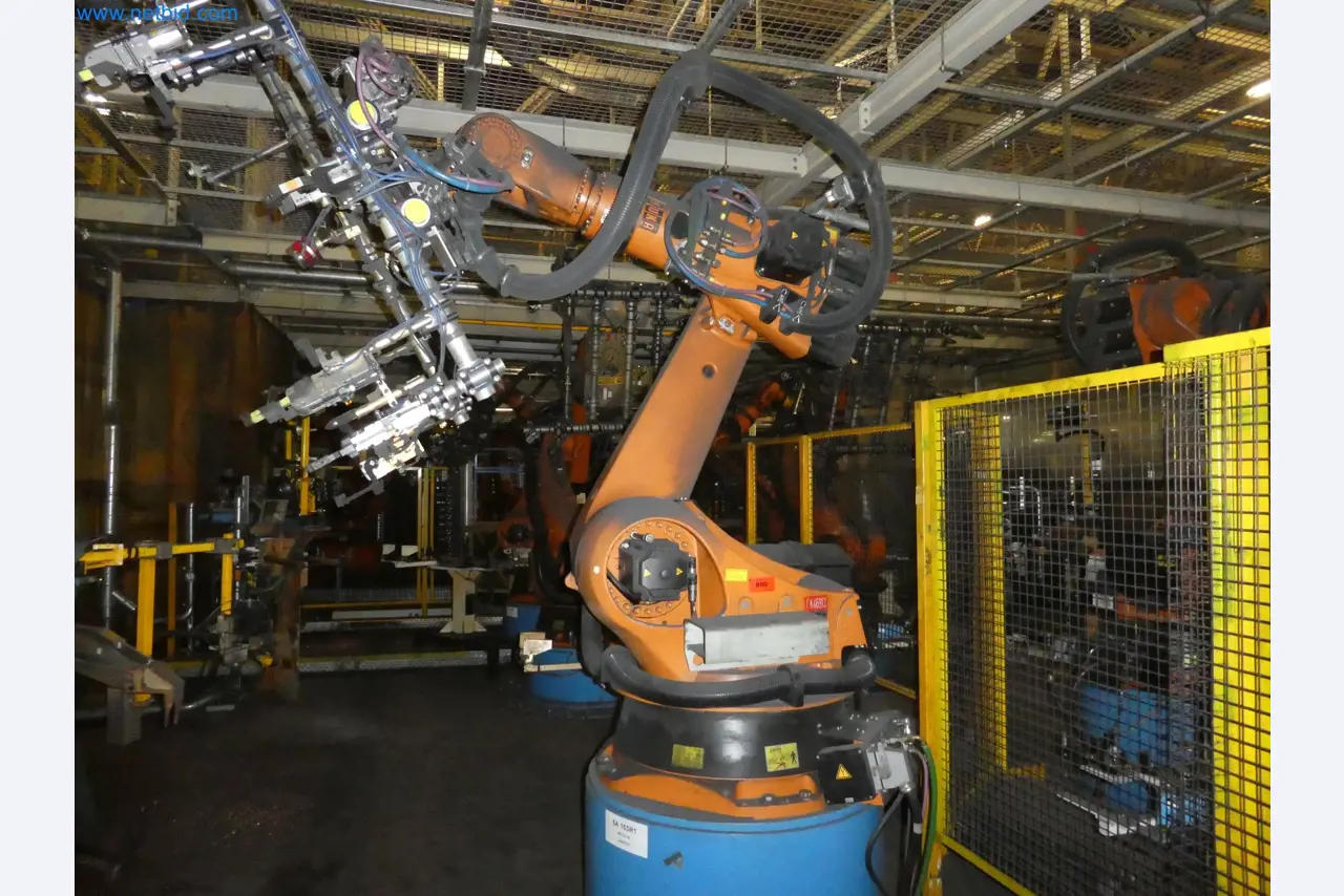 Robots, welding equipment and assembly accessories from the automotive industry-24