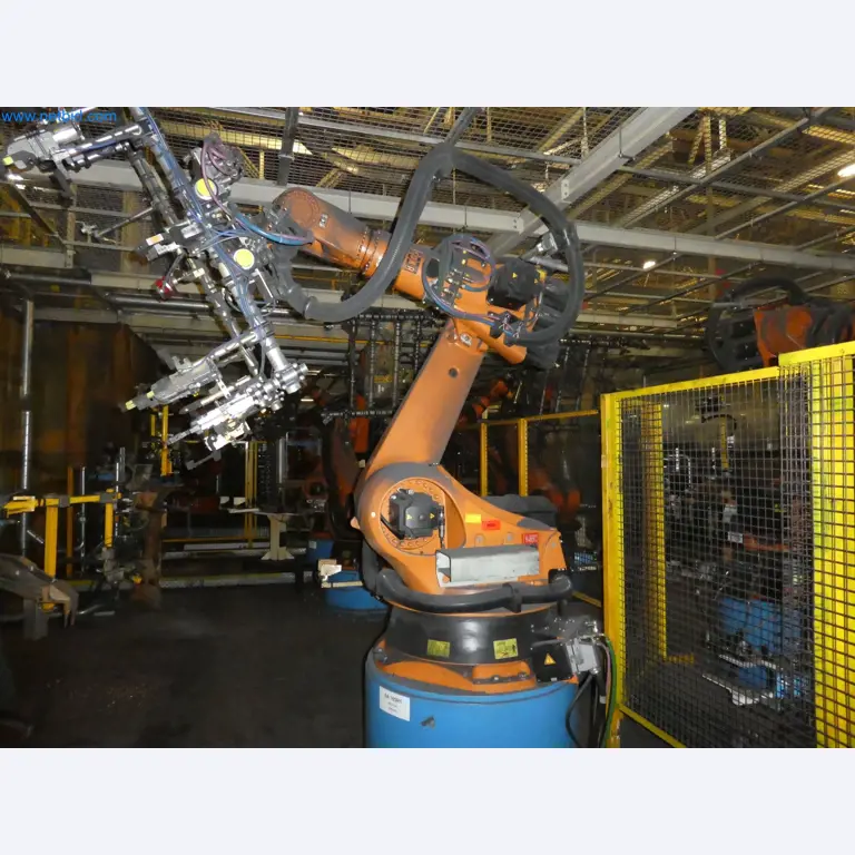 Robots, welding equipment and assembly accessories from the automotive industry-24