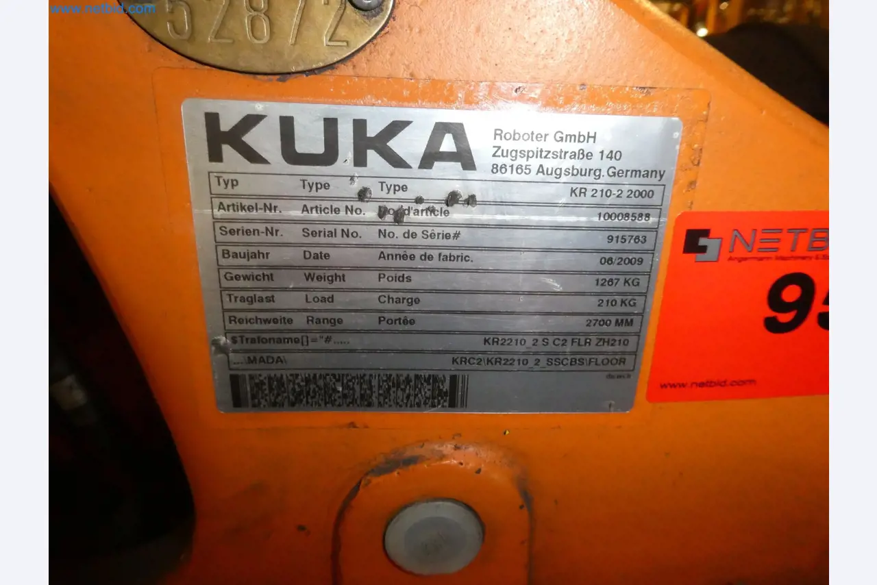 Robots, welding equipment and assembly accessories from the automotive industry-28