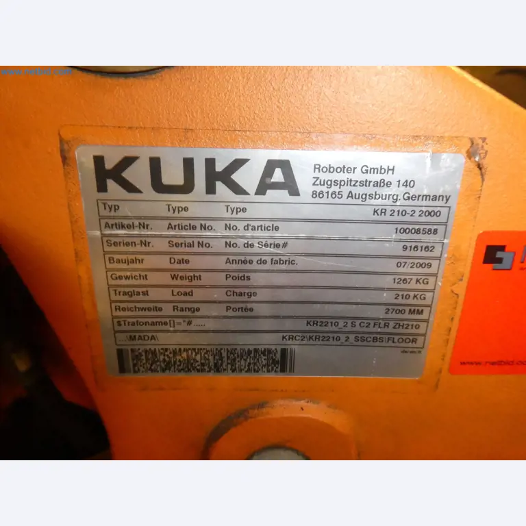 Robots, welding equipment and assembly accessories from the automotive industry-32