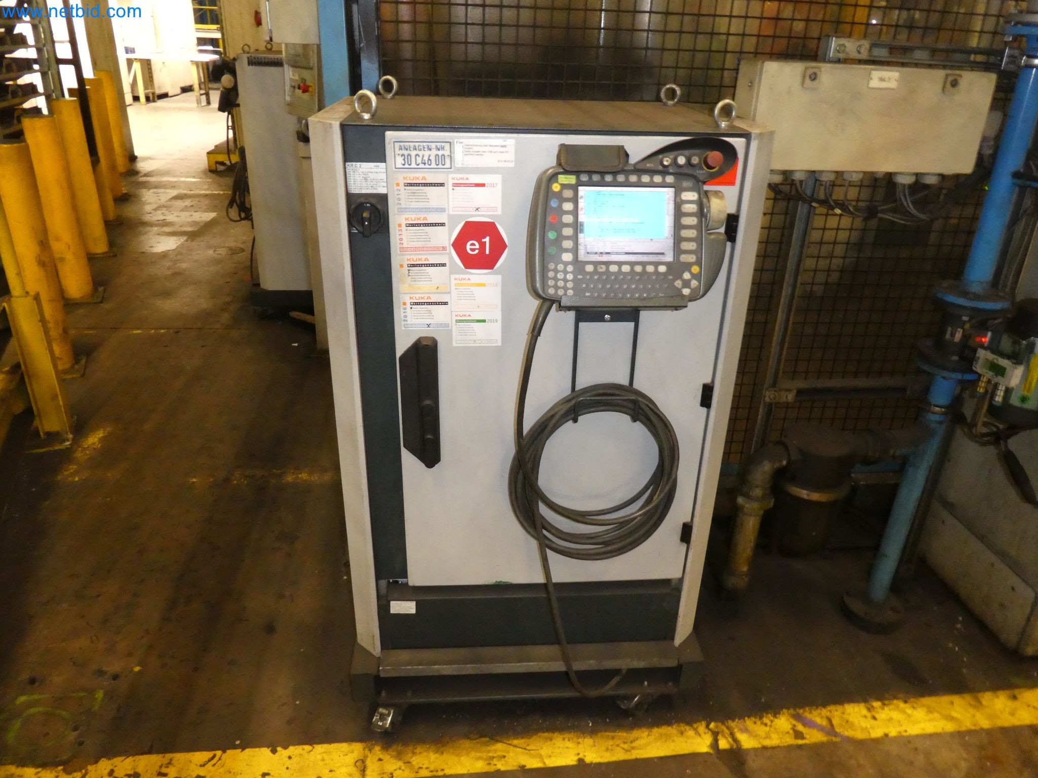 Robots, welding equipment and assembly accessories from the automotive industry-33