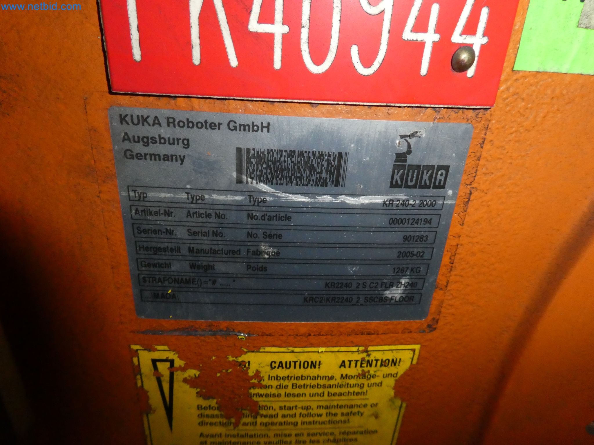 Robots, welding equipment and assembly accessories from the automotive industry-35