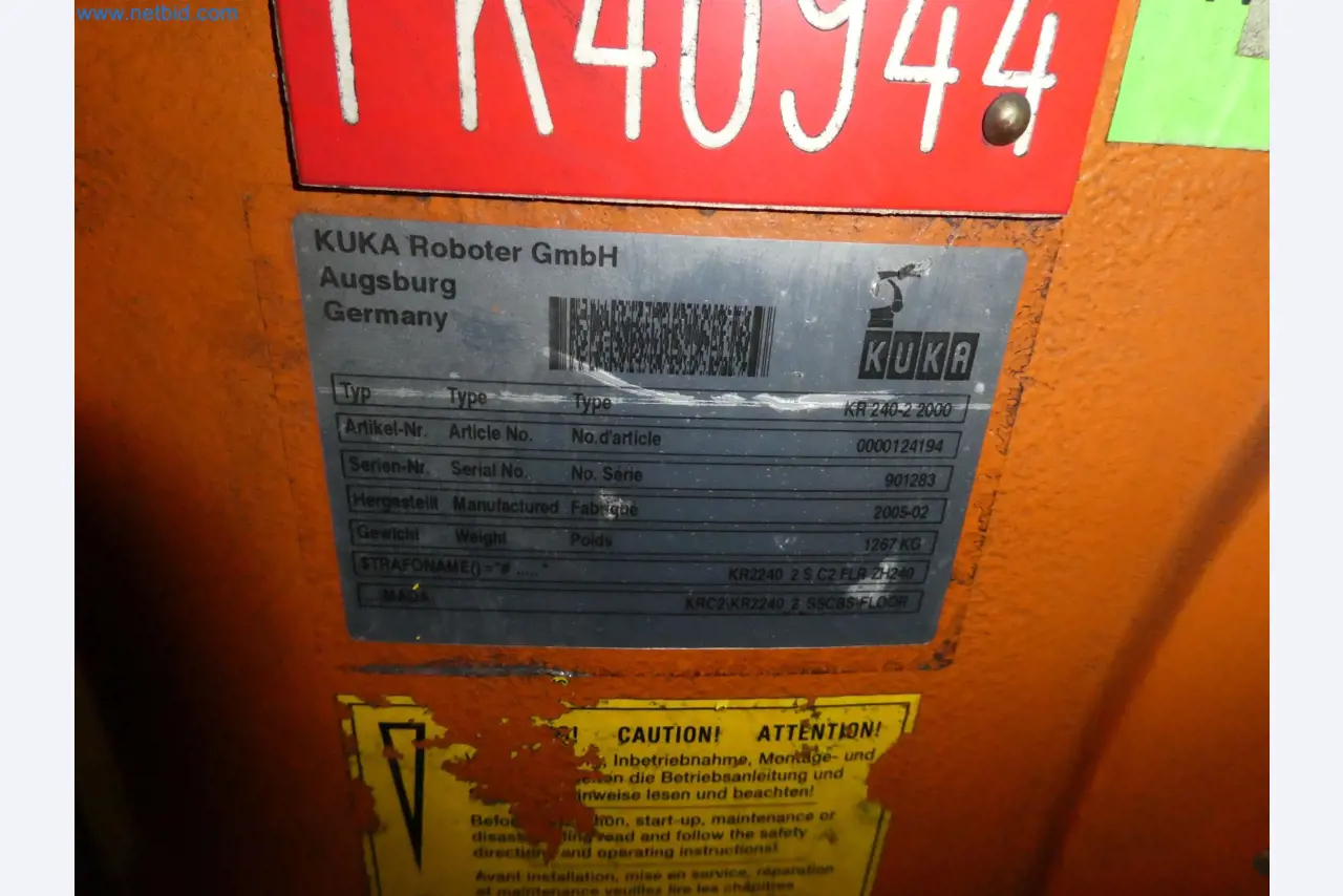 Robots, welding equipment and assembly accessories from the automotive industry-35