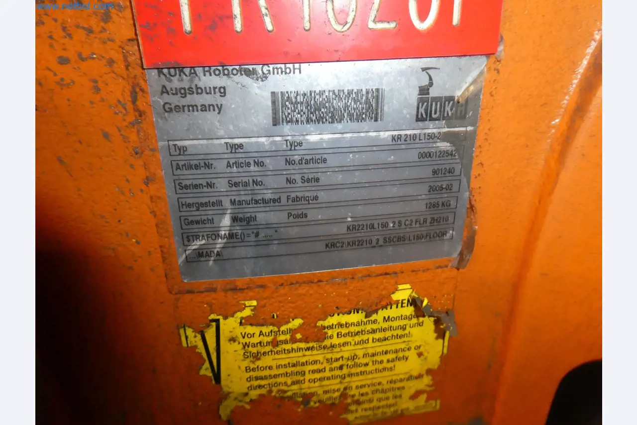 Robots, welding equipment and assembly accessories from the automotive industry-36