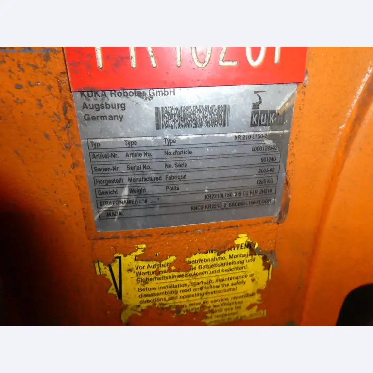 Robots, welding equipment and assembly accessories from the automotive industry-36