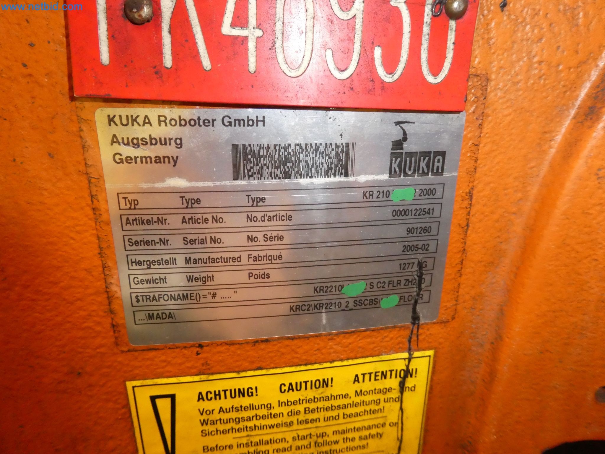 Robots, welding equipment and assembly accessories from the automotive industry-39