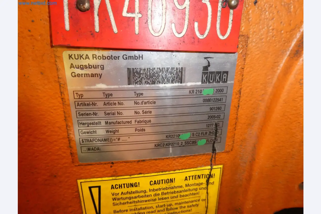 Robots, welding equipment and assembly accessories from the automotive industry-39