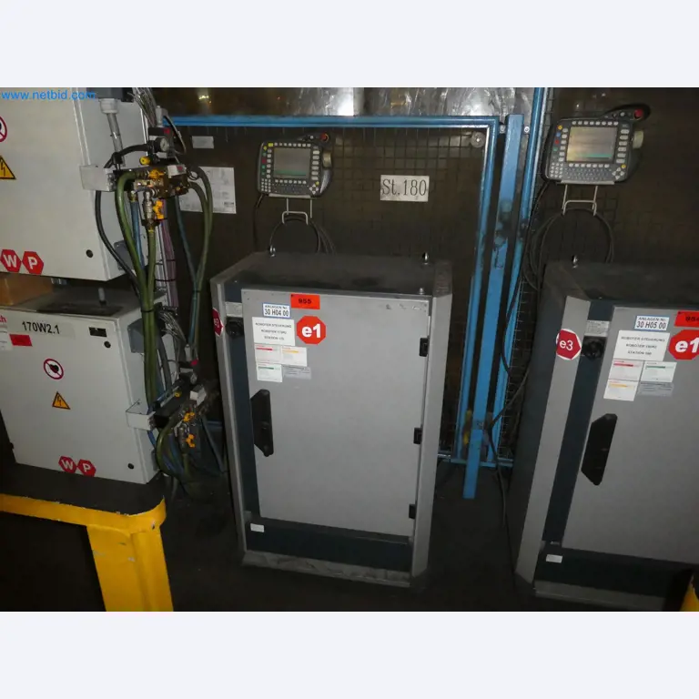 Robots, welding equipment and assembly accessories from the automotive industry-40