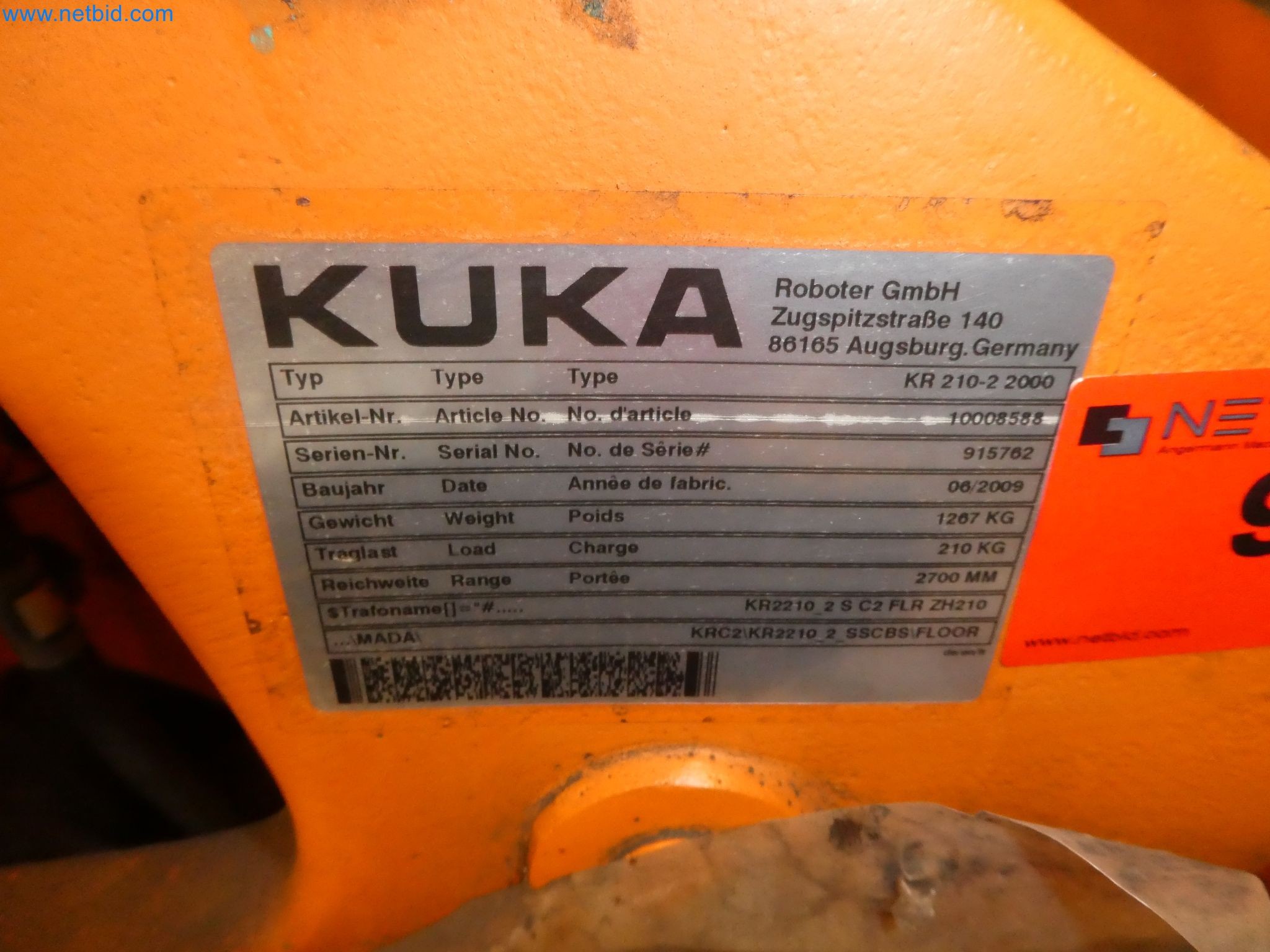 Robots, welding equipment and assembly accessories from the automotive industry-43