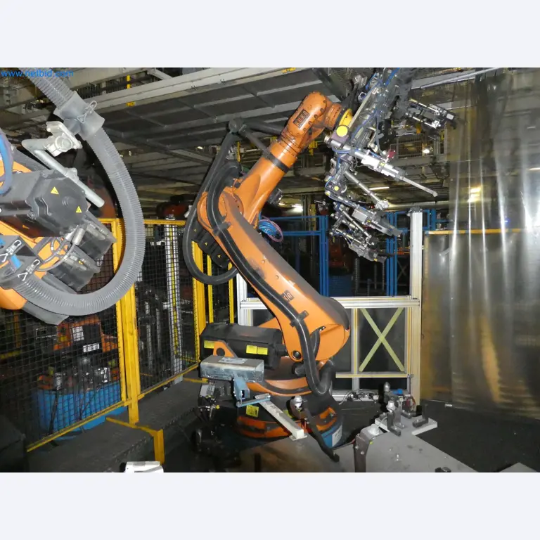 Robots, welding equipment and assembly accessories from the automotive industry-45
