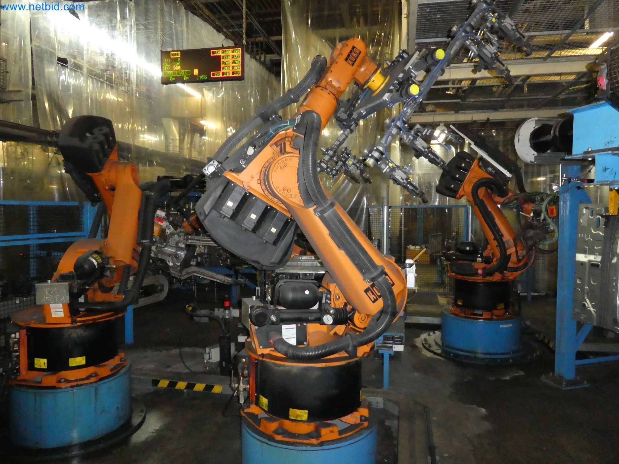 Robots, welding equipment and assembly accessories from the automotive industry-46