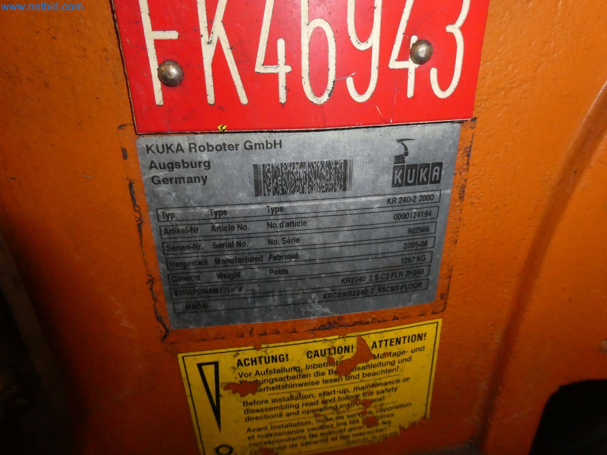 Robots, welding equipment and assembly accessories from the automotive industry-49