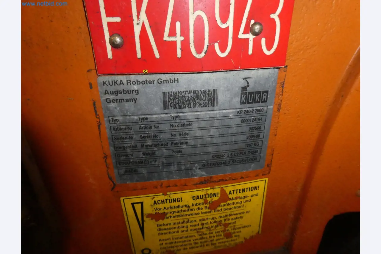 Robots, welding equipment and assembly accessories from the automotive industry-49