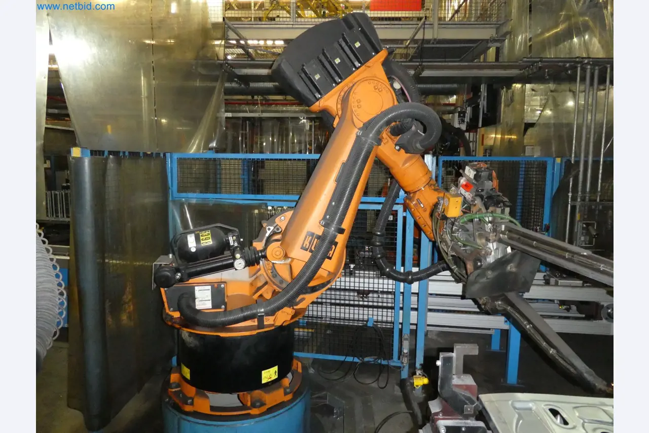 Robots, welding equipment and assembly accessories from the automotive industry-50