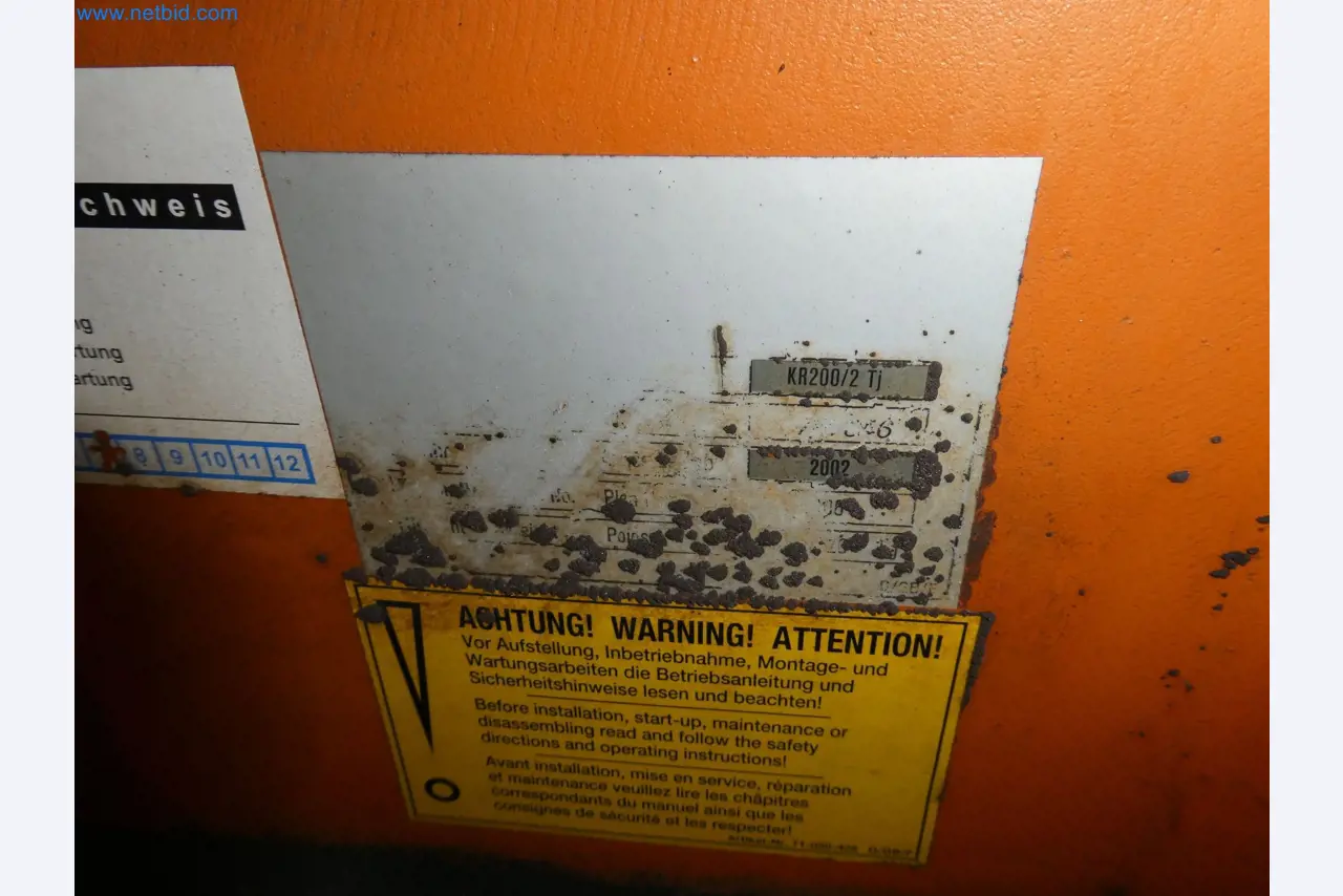 Robots, welding equipment and assembly accessories from the automotive industry-51