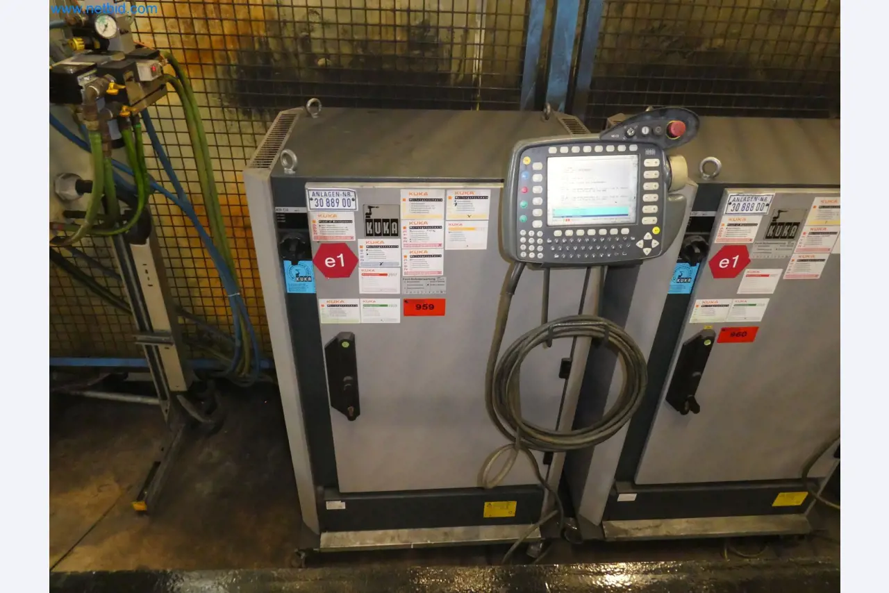 Robots, welding equipment and assembly accessories from the automotive industry-52