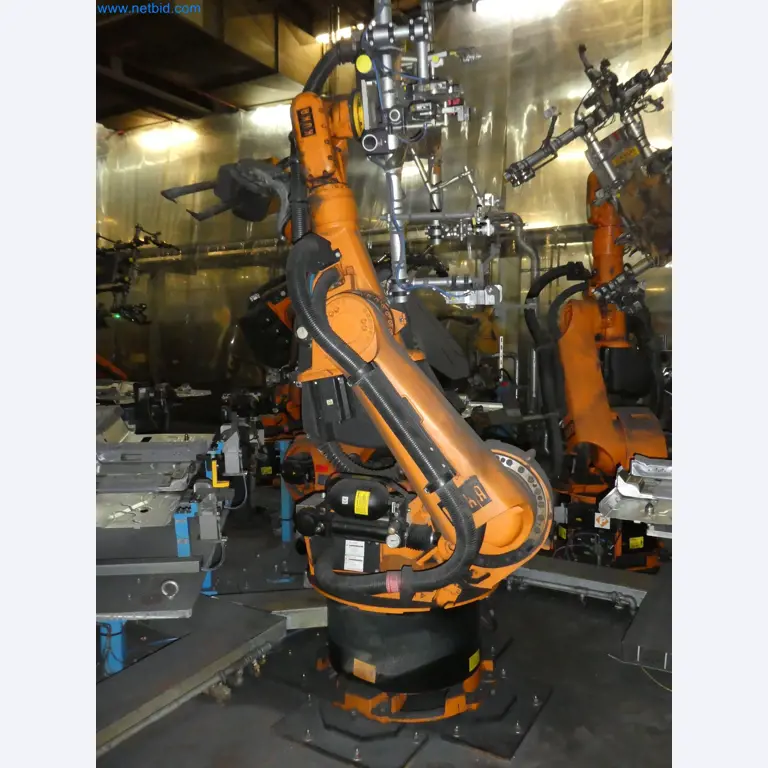 Robots, welding equipment and assembly accessories from the automotive industry-53
