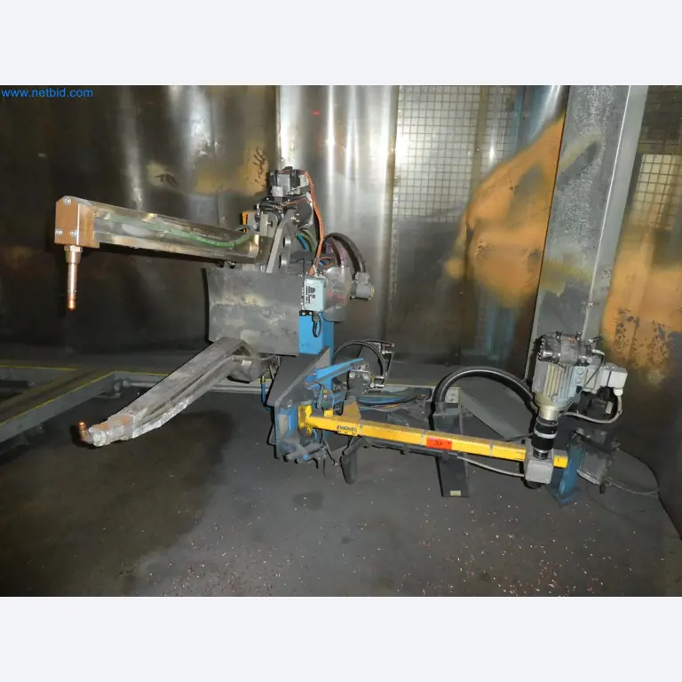 Robots, welding equipment and assembly accessories from the automotive industry-54