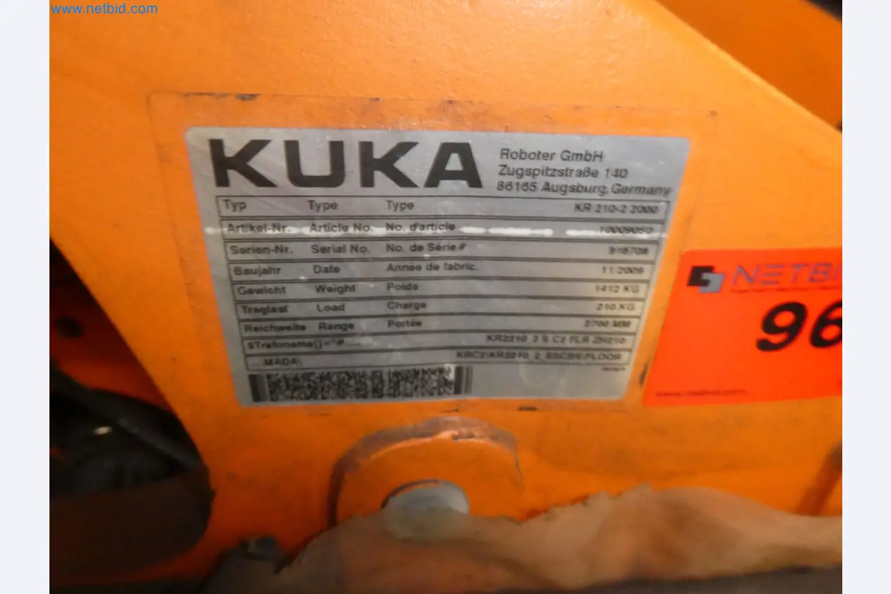 Robots, welding equipment and assembly accessories from the automotive industry-55