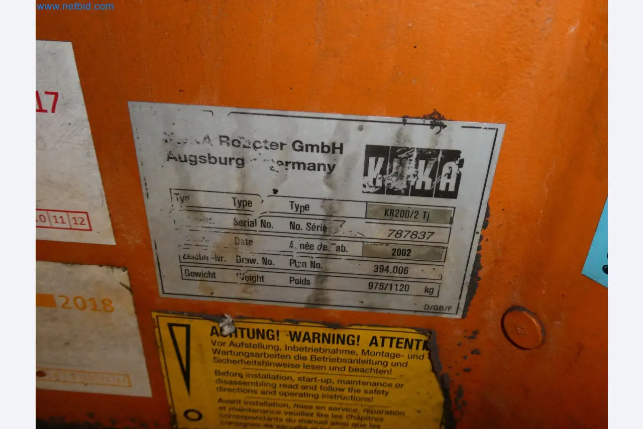 Robots, welding equipment and assembly accessories from the automotive industry-57