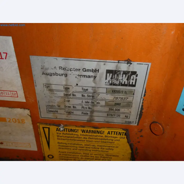 Robots, welding equipment and assembly accessories from the automotive industry-57