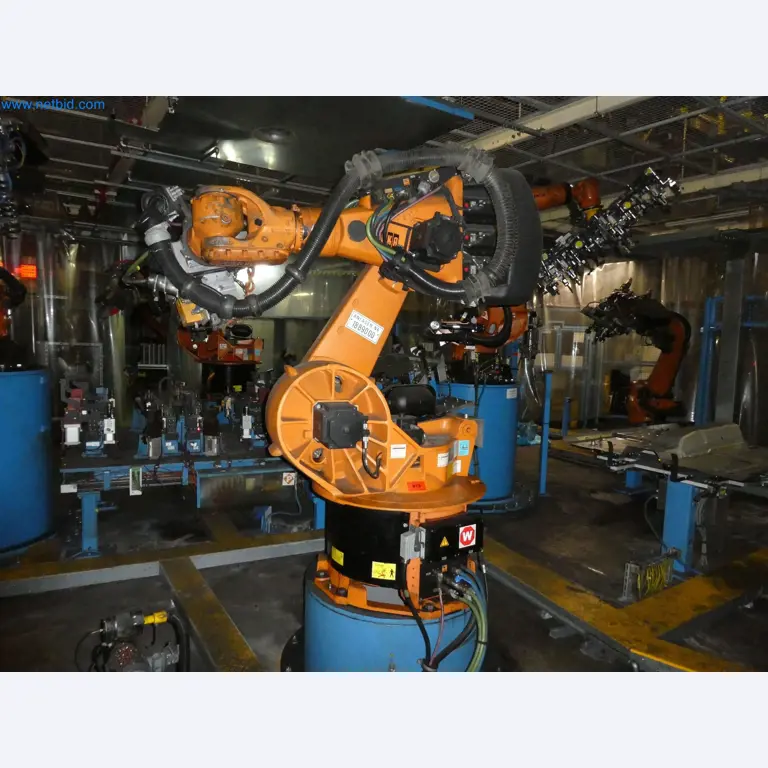 Robots, welding equipment and assembly accessories from the automotive industry-5