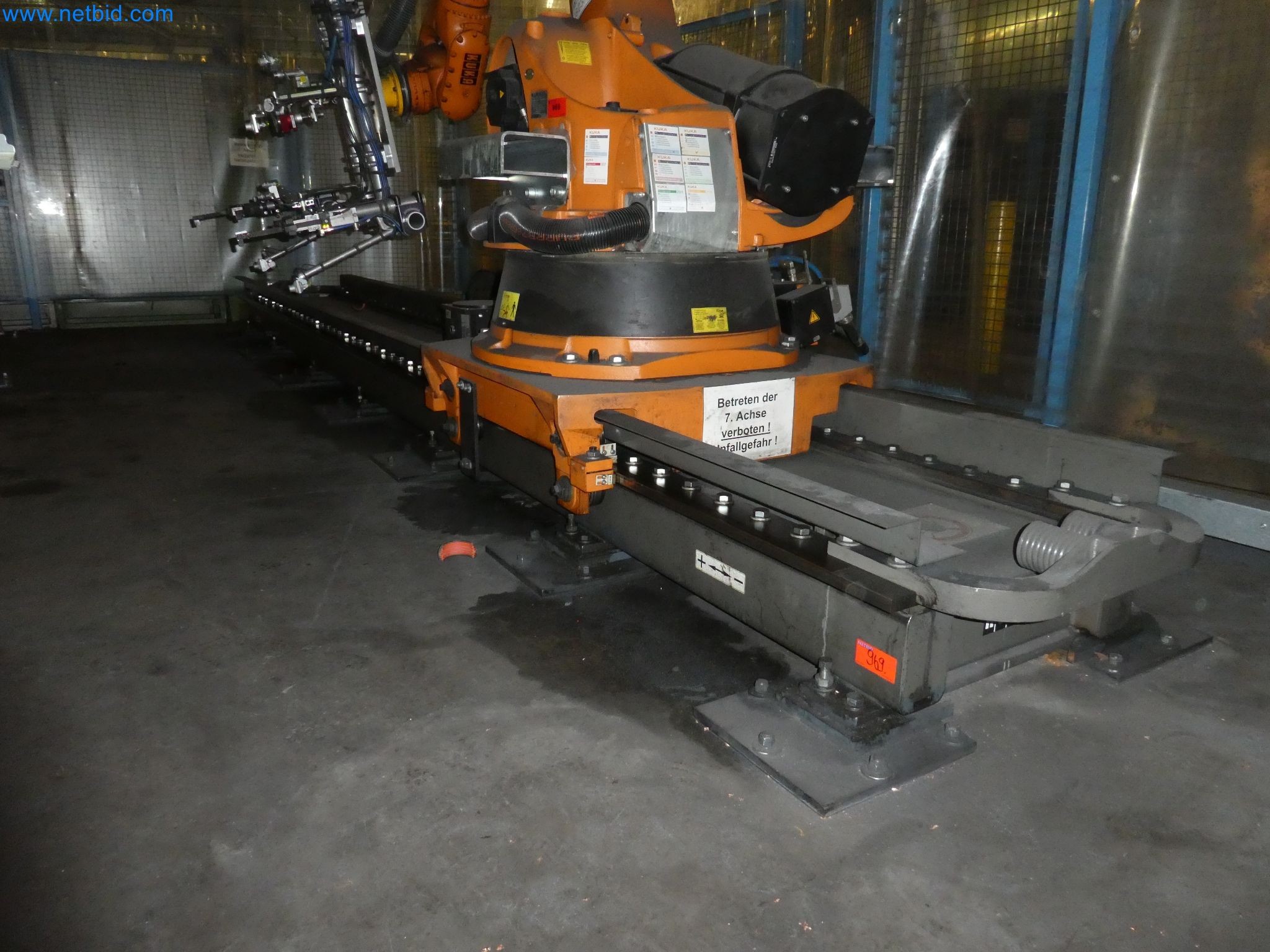 Robots, welding equipment and assembly accessories from the automotive industry-64