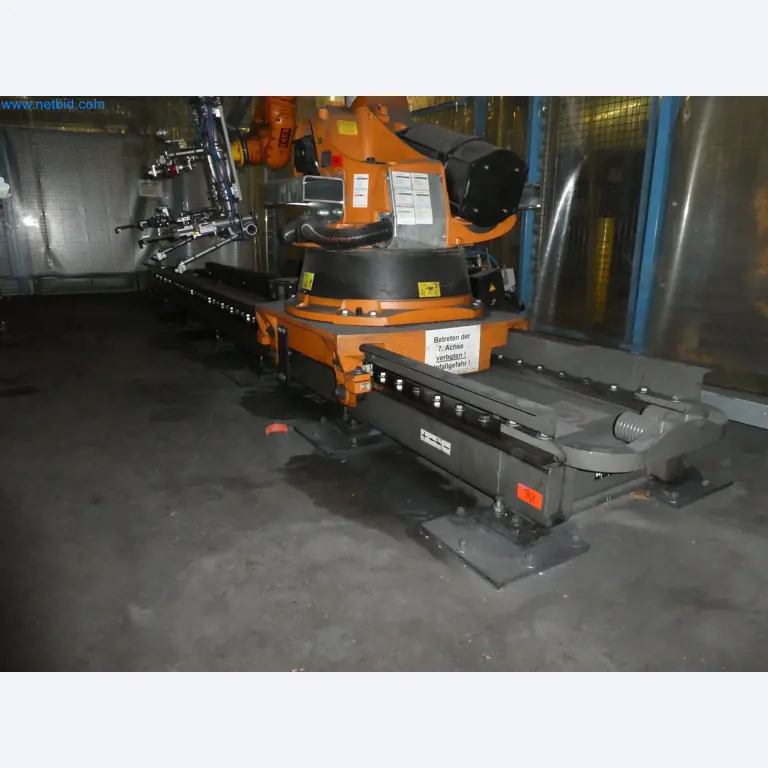 Robots, welding equipment and assembly accessories from the automotive industry-64