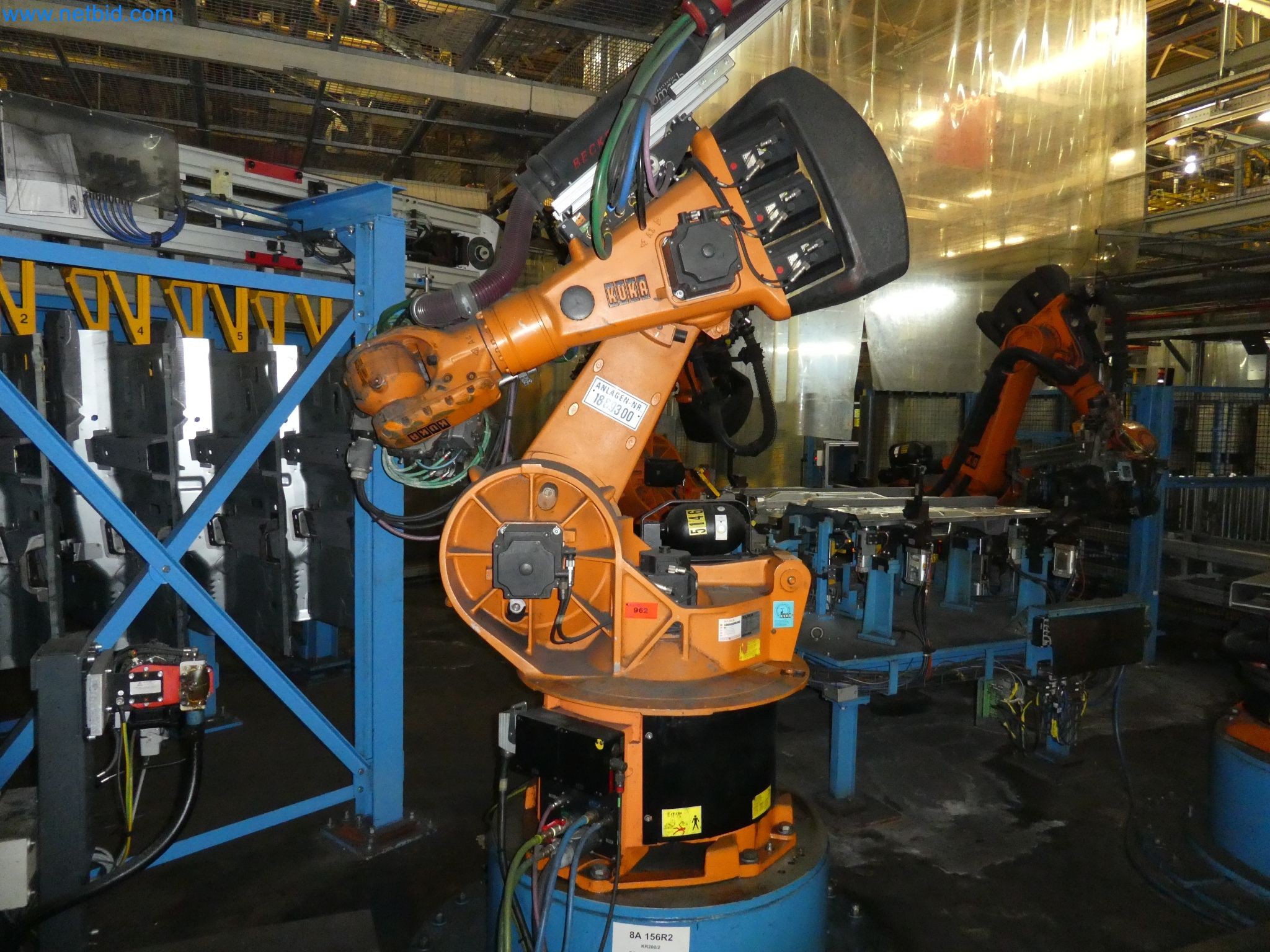 Robots, welding equipment and assembly accessories from the automotive industry-65